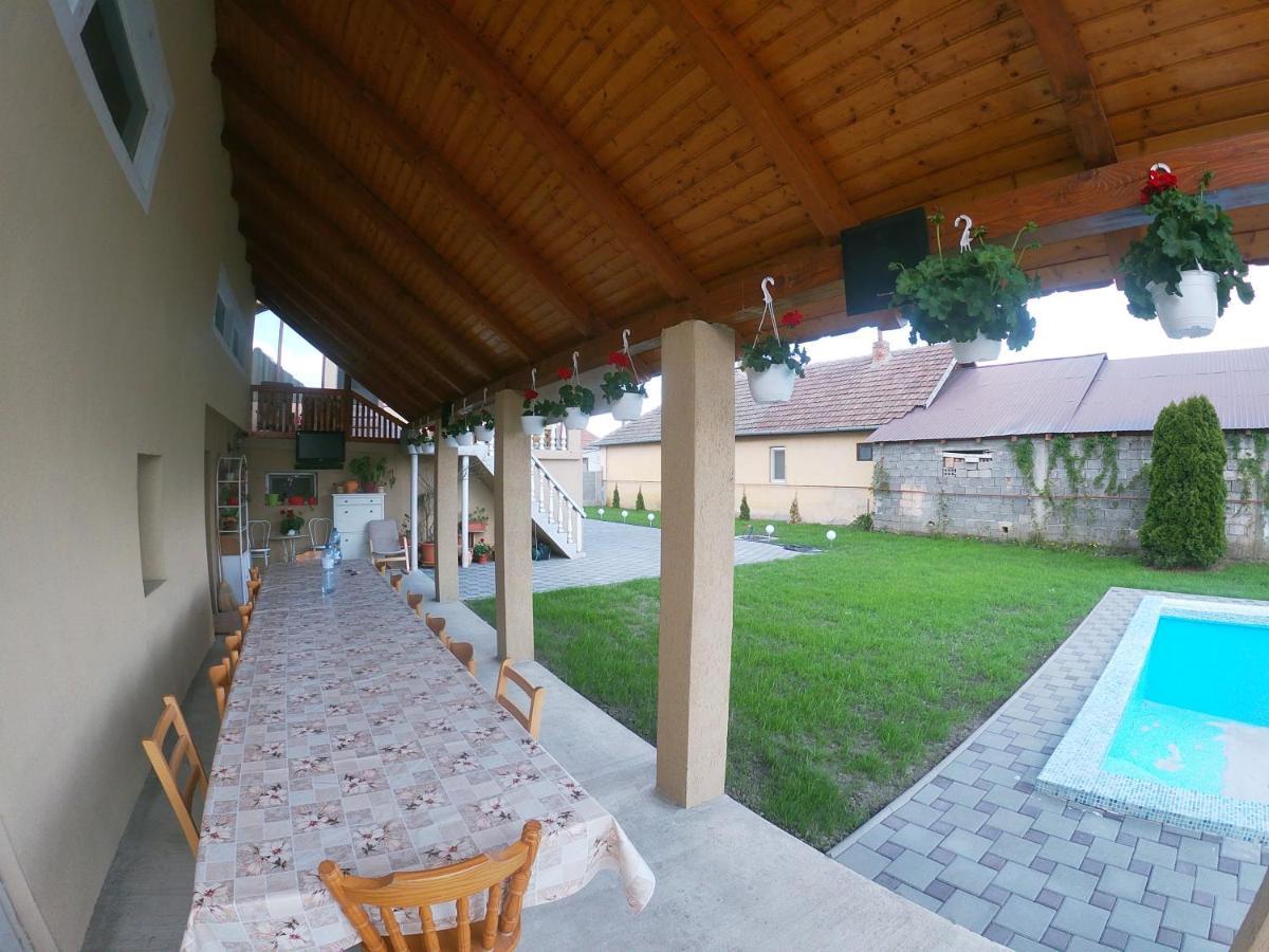 Casa Sannicolau Bed and Breakfast Sînnicolau Mare Εξωτερικό φωτογραφία