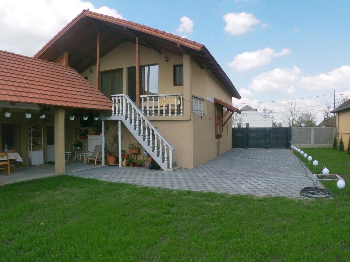 Casa Sannicolau Bed and Breakfast Sînnicolau Mare Εξωτερικό φωτογραφία